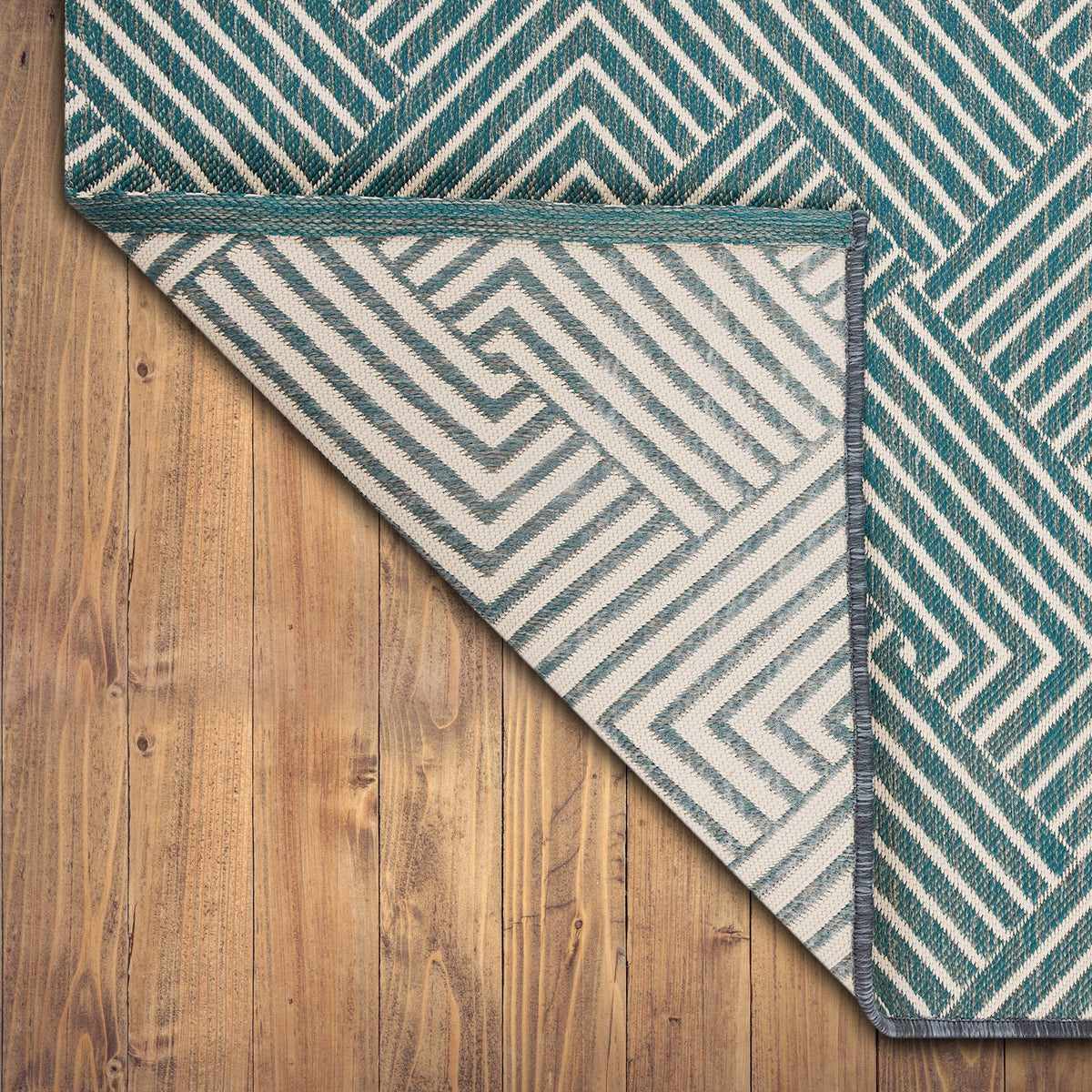 Blue 5' x 7' Outdoor Rug V2043