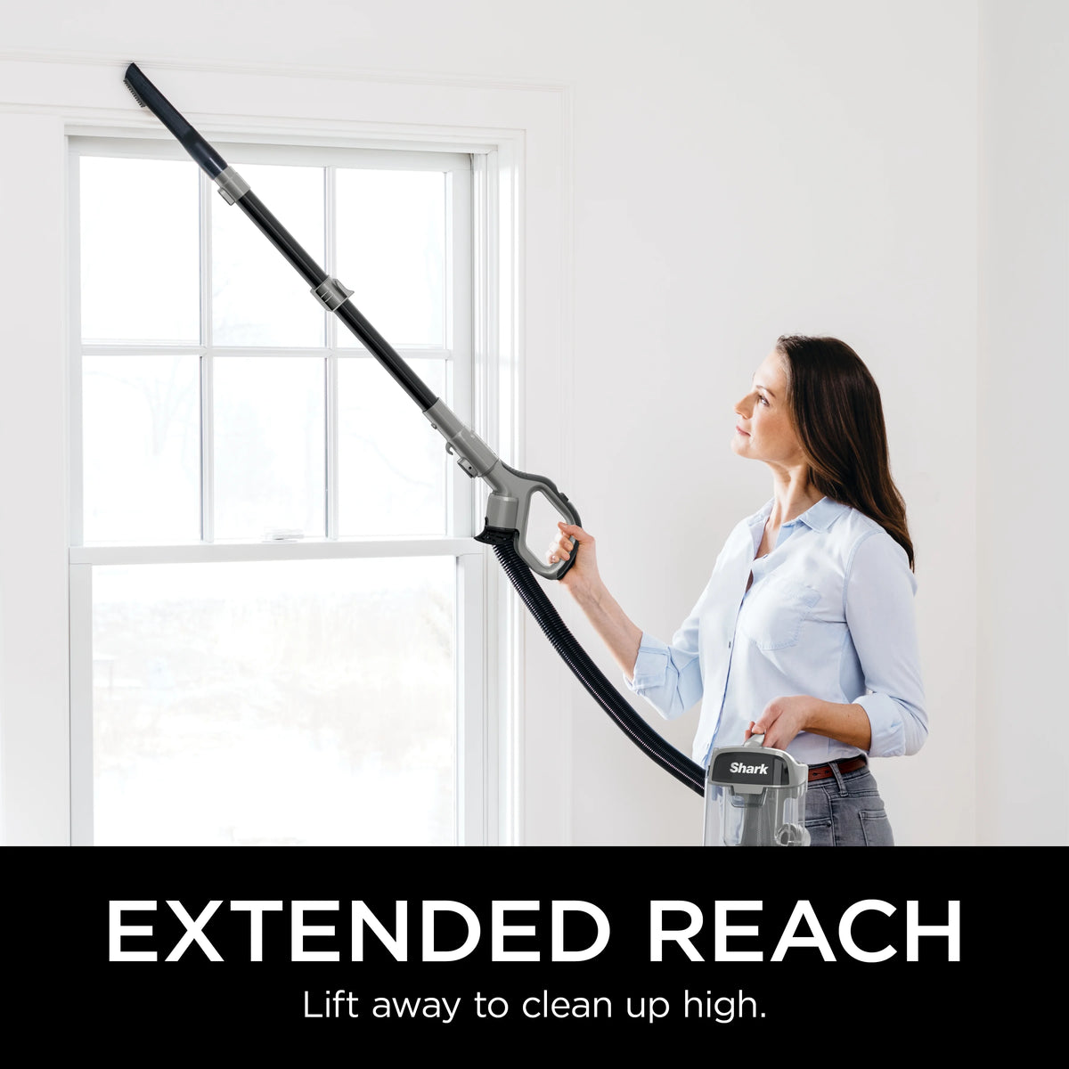 Upright Vacuum with Self-Cleaning Brushroll T770020